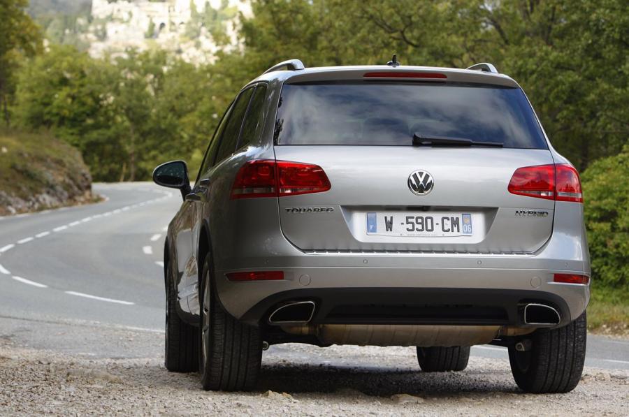  Volkswagen Touareg Hybrid 2011 года  (фото 45 из 49)